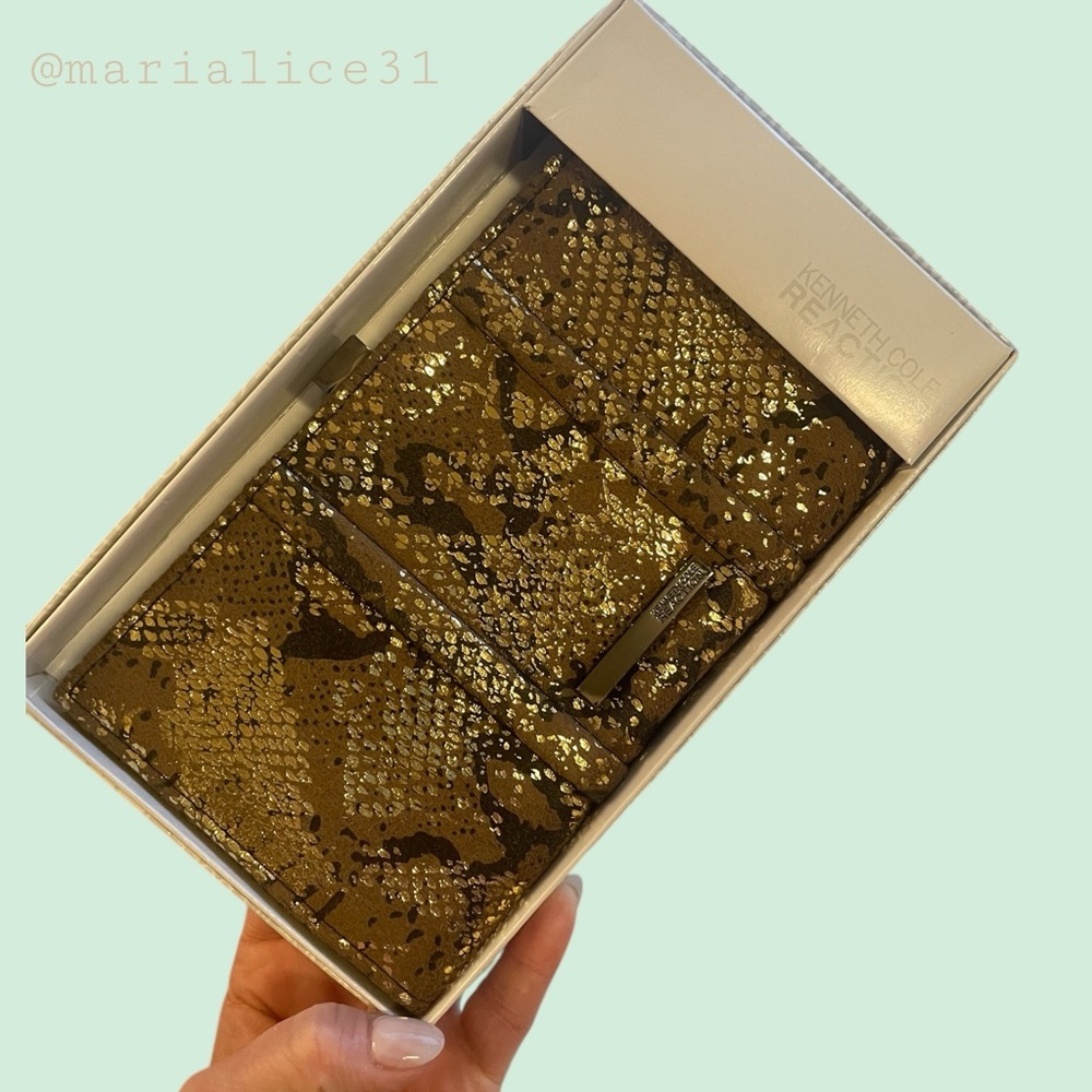 🤎Kenneth Cole Reaction Metallic Gold and Brown Wallet/ Clutch. Comes w/ box. - Picture 2 of 9